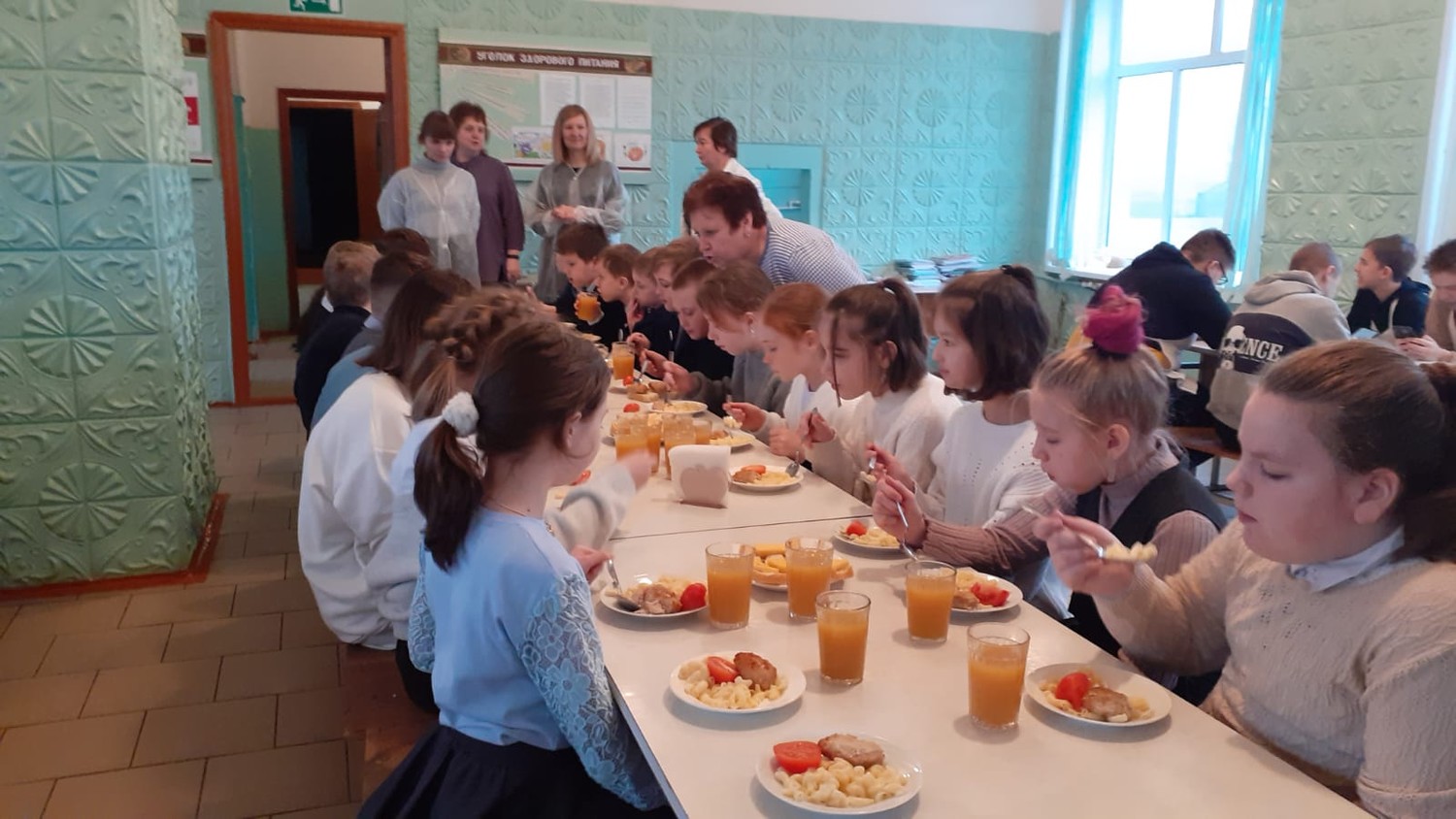 Изображения столовой.